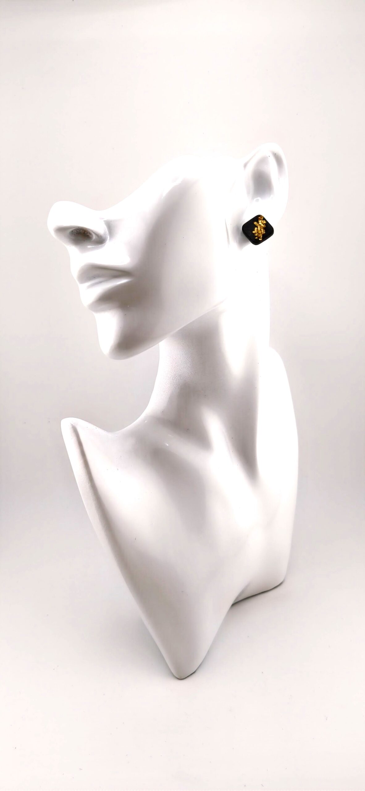9 9